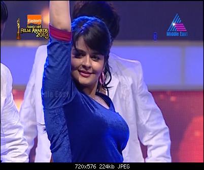 South Indian Actress Roma Hot Dance performance, Bolly Tube