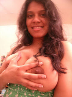 Sruthi Lakshmi Selfie Nude