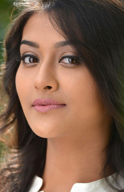 Pooja Jhaveri cum on her mouth nude lip, Bolly Tube