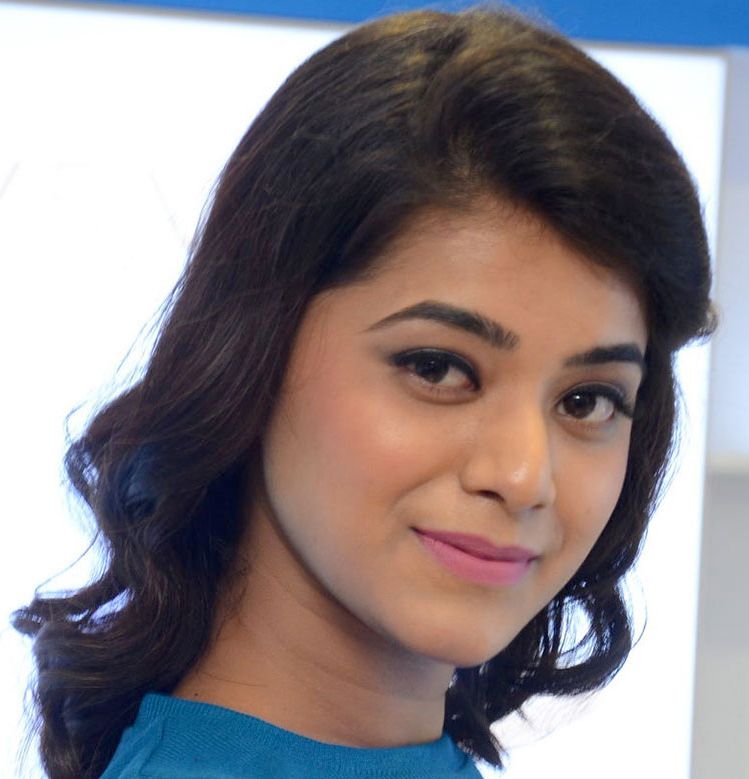 Yamini Bhaskar closing her tight breast with nu(2)