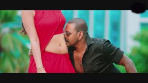 Nikki Galrani navel show in saree & kiss