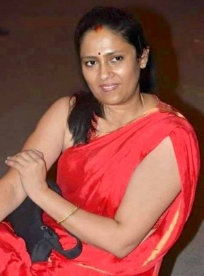Lakshmy Ramakrishnan sleeveless saree sexy hand for handjob, Bolly Tube