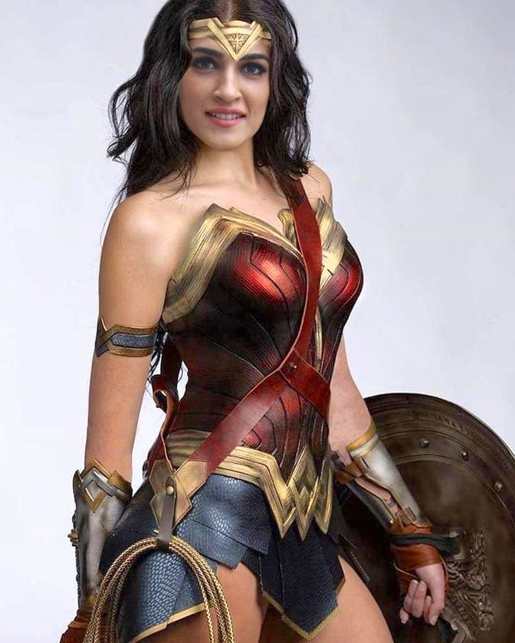 Kriti Sanon Wonder Woman actress boobs pictures