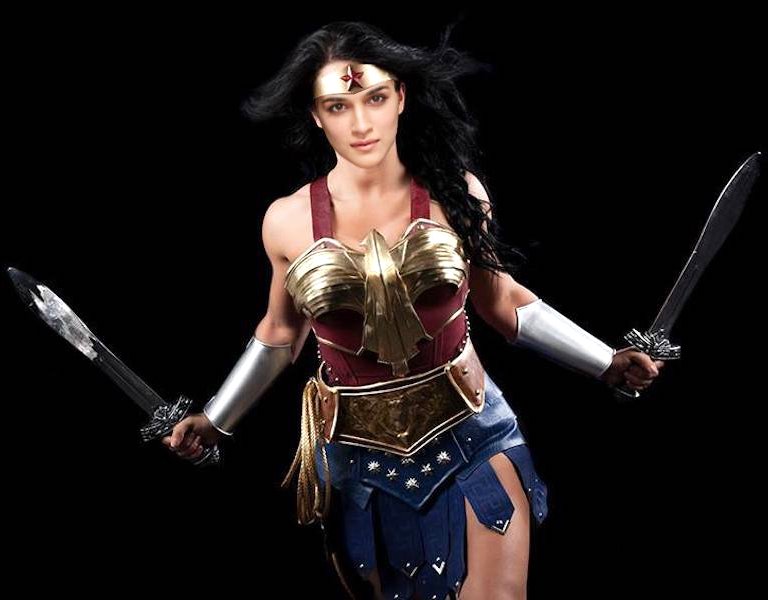 Kriti Sanon Wonder Woman bollywood actress assets, Bolly Tube
