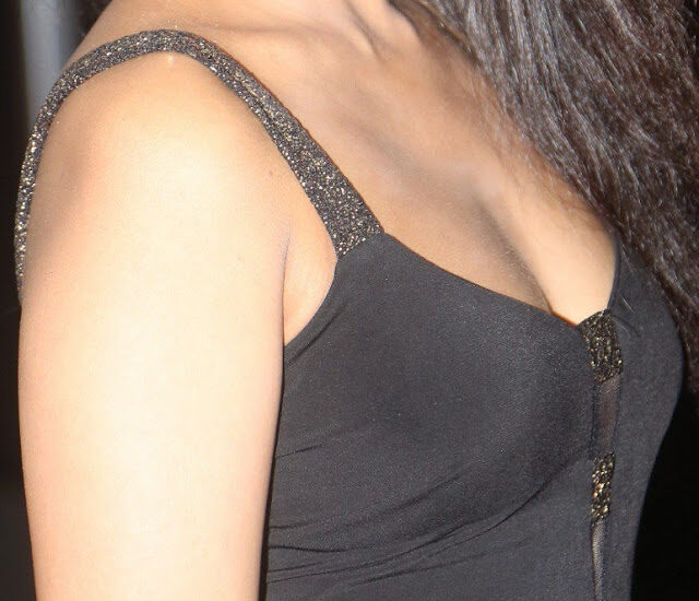 Madhu Shalini naked sleeveless shoulder low neck cleavage hot small boobs, Bolly Tube