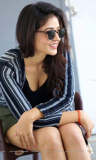 Priyanka Jawalkar milky white boobs exposed in low neck top, Bolly Tube