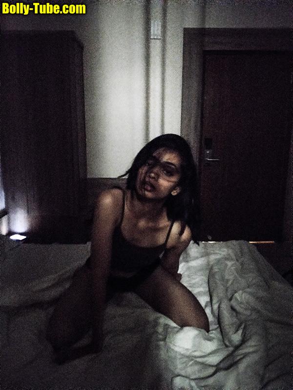 Pujita Ponnada nude selfie photos exposing boobs and nipple, Bolly Tube