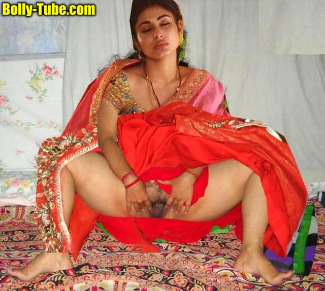 xxx hot Mouni Roy nude pussy in saree naked thigh exposed, Bolly Tube