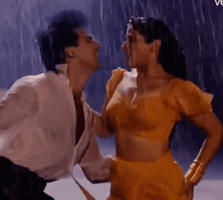 Raveena akshay romance in rain, Bolly Tube