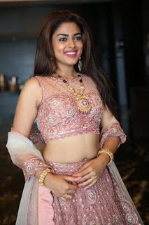 20182boct2b112bsiddhi2bidnani2b2528posters25292b25402bthe2bexquisite2b2527diva2bgalleria25272bjewellery2bshowcase17-2020-7020998