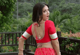 Sunny Leone red saree drop, Bolly Tube