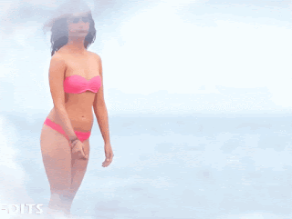 Alia Bhat mini bikini, Bolly Tube