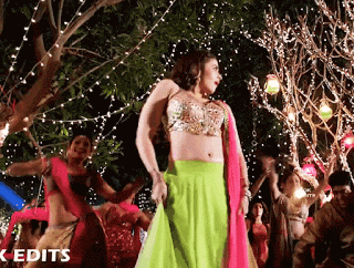 Alia Bhat saree navel dance, Bolly Tube