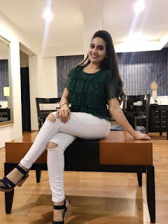 ACTRESSES HOT FIGURE IN TIGHT DRESS