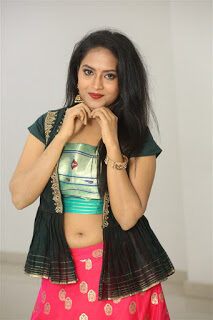 Actress Sravani Kondapalli navel, Bolly Tube