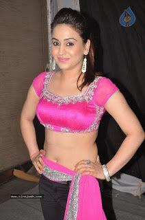 ACTRESS NAVEL SHOW, Bolly Tube