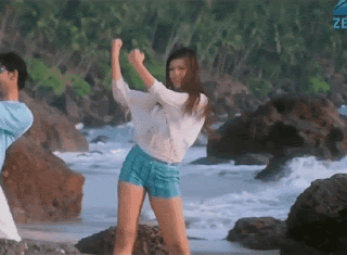 AYESHA TAKIA IN SHORTS, Bolly Tube