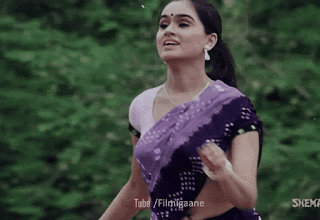 Padmini kolhapure traditional hotness, Bolly Tube