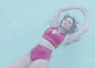 video2gif_20191022_213425-2020-6618786