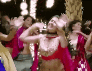 Nikki Gilrani saree navel dance, Bolly Tube